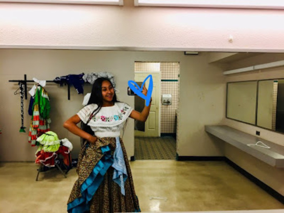 Meet your Posher, Danielle - Picture 1 of 1